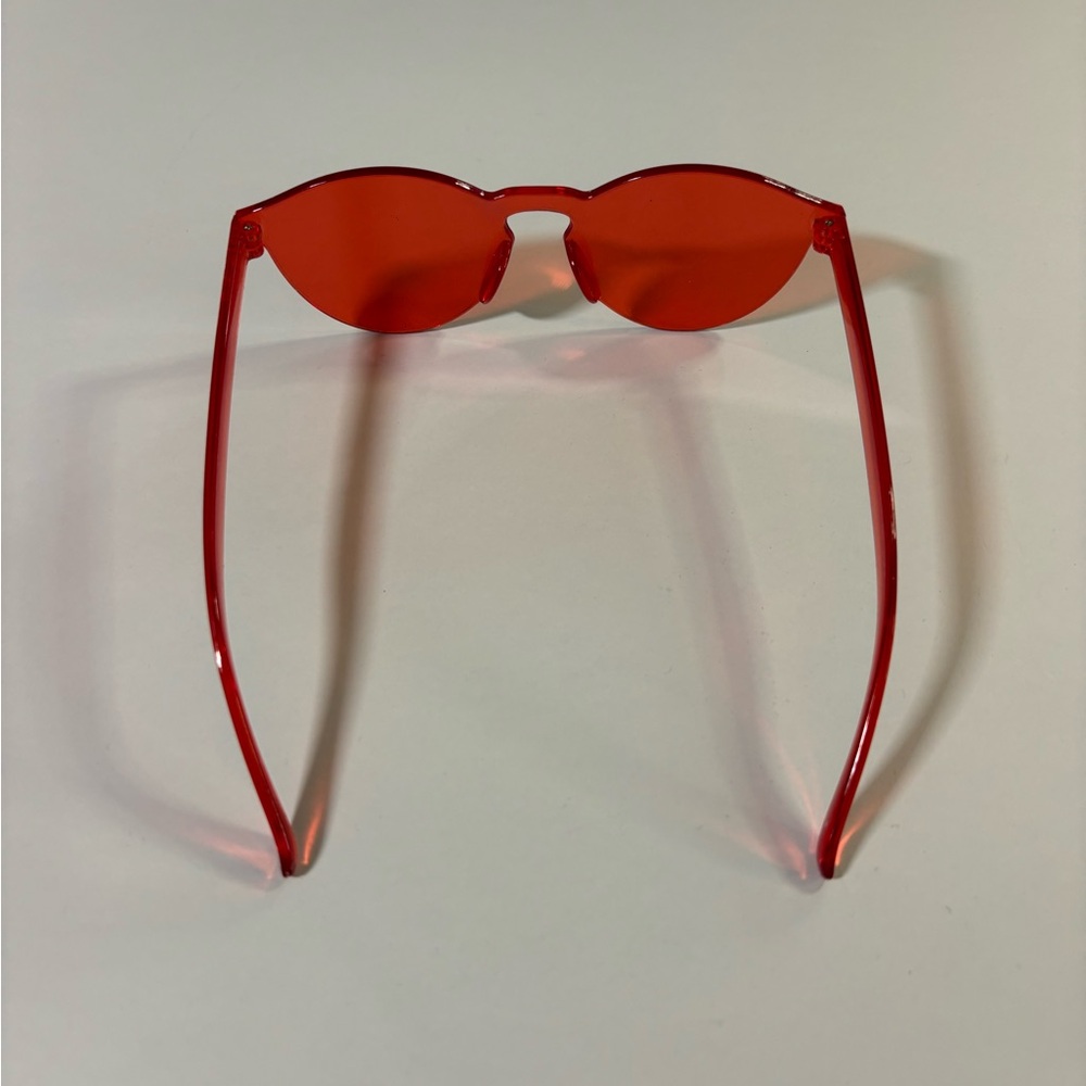 Red Round Sunglasses - Picture 3 of 4
